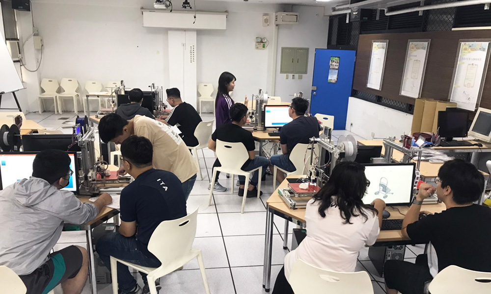 3D printing and drawing laboratory